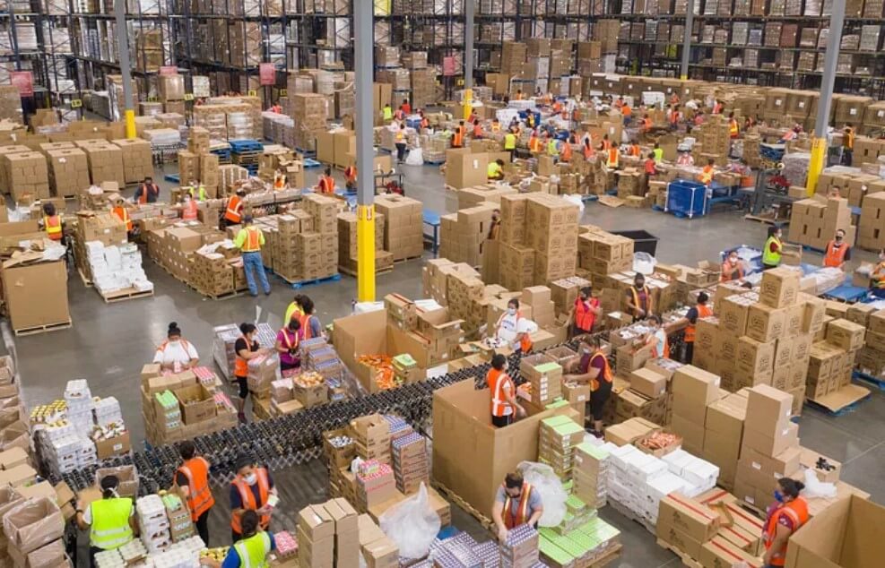 Workers working amazon warehouse